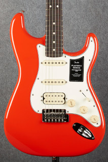 Fender Player II Stratocaster HSS - Coral Red - MXS24054714 Fender Player II Stratocaster HSS - Coral Red - MXS24054714