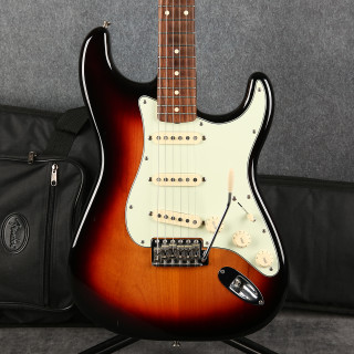 Fender Classic Series 60s Stratocaster - 3 Tone Sunburst - Gig Bag - 2nd Hand (144736)