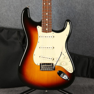 Fender Classic Player 60s Stratocaster - 3 Tone Sunburst - Gig Bag - 2nd Hand