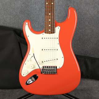 Fender MIJ Ltd Traditional 60s Stratocaster Fiesta Red - Left Handed - 2nd Hand