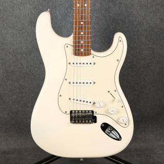 Fender Standard Stratocaster - Arctic White - 2nd Hand