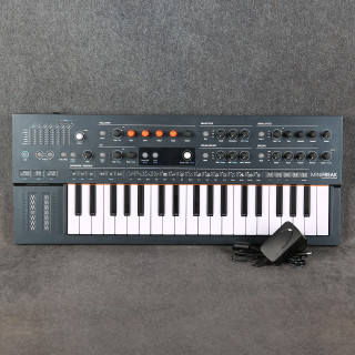 Arturia MiniFreak Hybrid Synthesizer - 2nd Hand Arturia MiniFreak Hybrid Synthesizer - 2nd Hand
