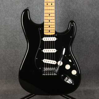 Fender Mexican Standard Stratocaster - Black - 2nd Hand (149496)