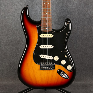 Squier Vintage Modified Stratocaster - 3 Tone Sunburst - 2nd Hand