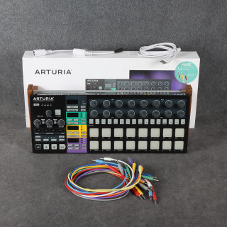 Arturia BeatStep Pro Controller Sequencer - Rack Stand - 2nd Hand