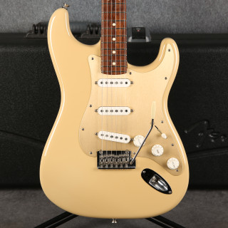 Fender Ltd American Professional Stratocaster - RW Neck - Desert Sand - 2nd Hand