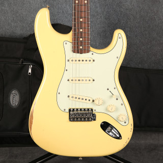 Fender FSR Road Worn 60s Stratocaster - Vintage White - 2nd Hand