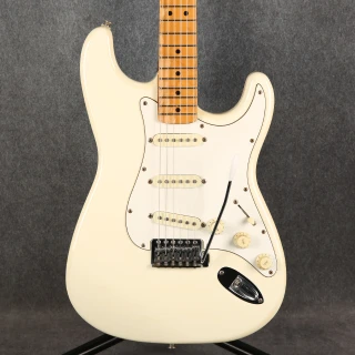 Fender Mexican Standard Stratocaster- White - 2nd Hand