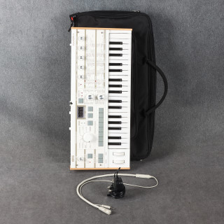 Korg MicroKORG S Synthesizer/Vocoder - 2nd Hand