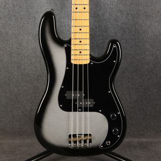 Vintage V4 Reissued Bass - EMG Pickups - Silver Burst - 2nd Hand
