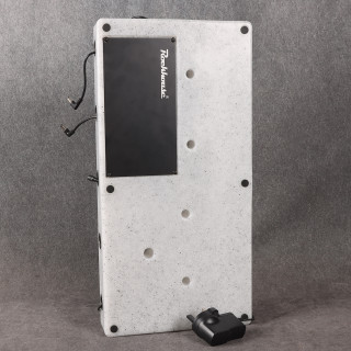 Recycled Plastic Pedalboard - Power Supply - 2nd Hand