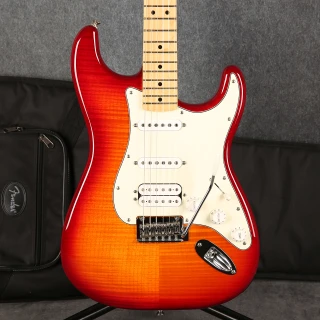 Fender Deluxe Stratocaster HSS Plus Top with iOS Connectivity - 2nd Hand