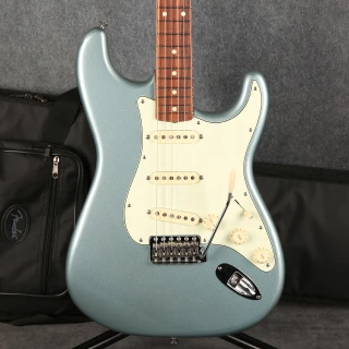 Fender Vintera 60s Stratocaster - Ice Blue Metallic - 2nd Hand