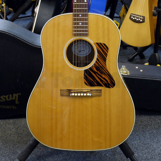 Gibson J-35 Acoustic w/ Hard Case - 2nd Hand