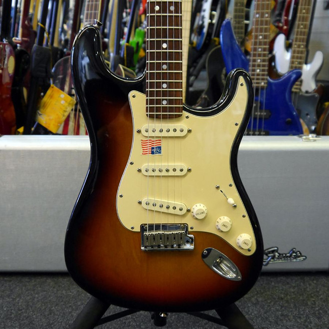 Fender 60th Anniversary Stratocaster - 3-Tone Sunburst w/ Case - 2nd Hand