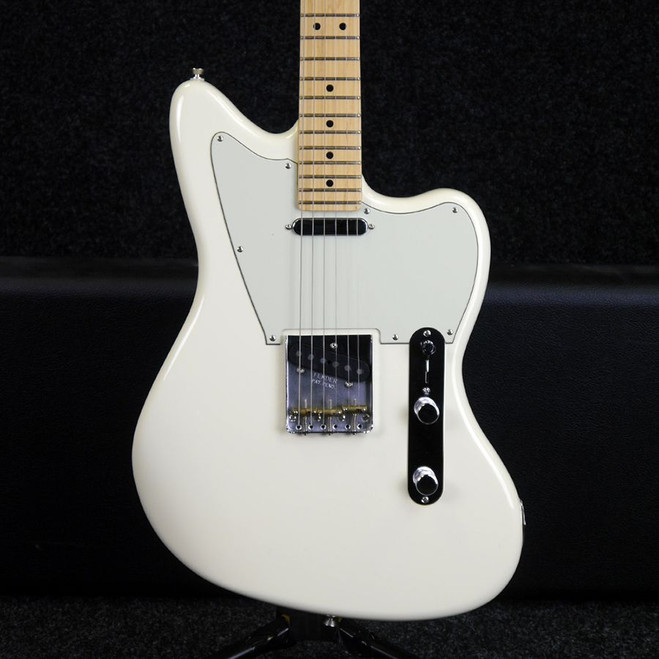 Fender American Offset Electric Guitar - White w/ Hard Case - 2nd Hand