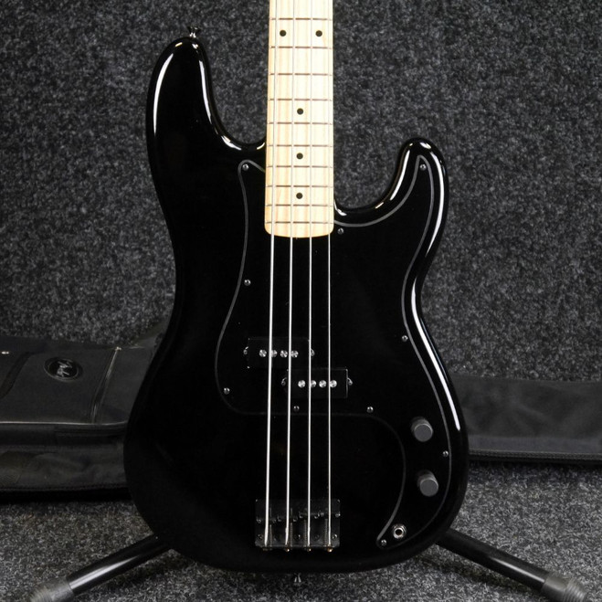 Fender Roger Waters Precision Bass - Black w/ Gig Bag - 2nd Hand