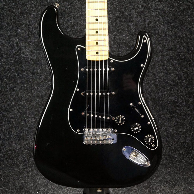 Fender 1980 Stratocaster - Maple Neck - Black - 2nd Hand
