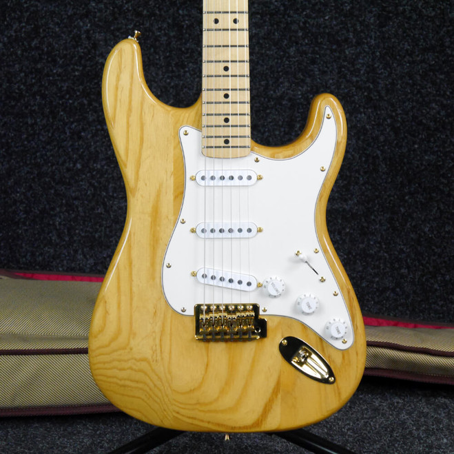 Fender FSR Mexican Stratocaster - Natural, Gold Hardware w/Gig Bag - 2nd Hand