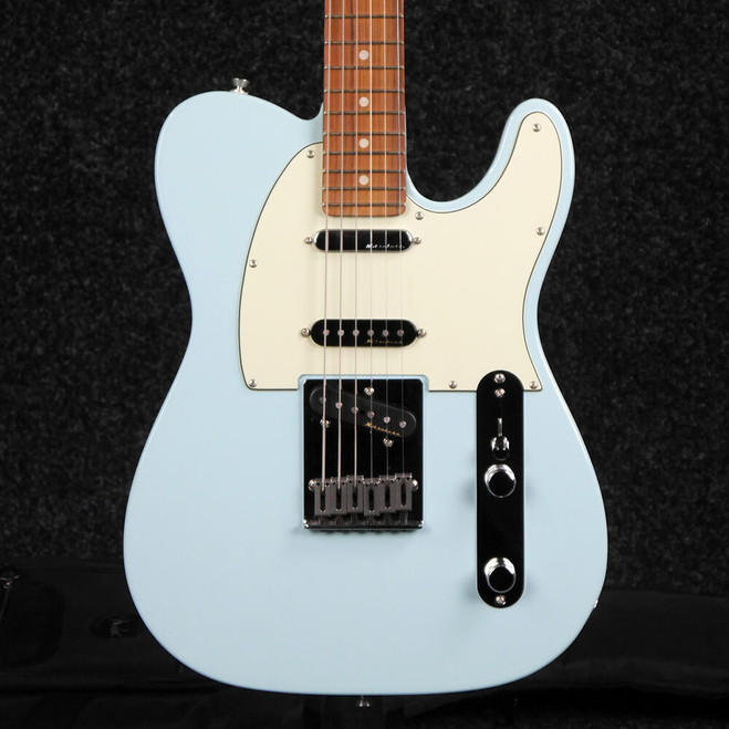 Fender Deluxe Nashville Telecaster - Daphne Blue w/Gig Bag - 2nd Hand