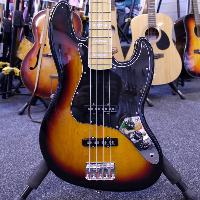 Squier Jazz Bass - 3-Tone Sunburst w/ Seymour Duncan Pickups - 2nd Hand