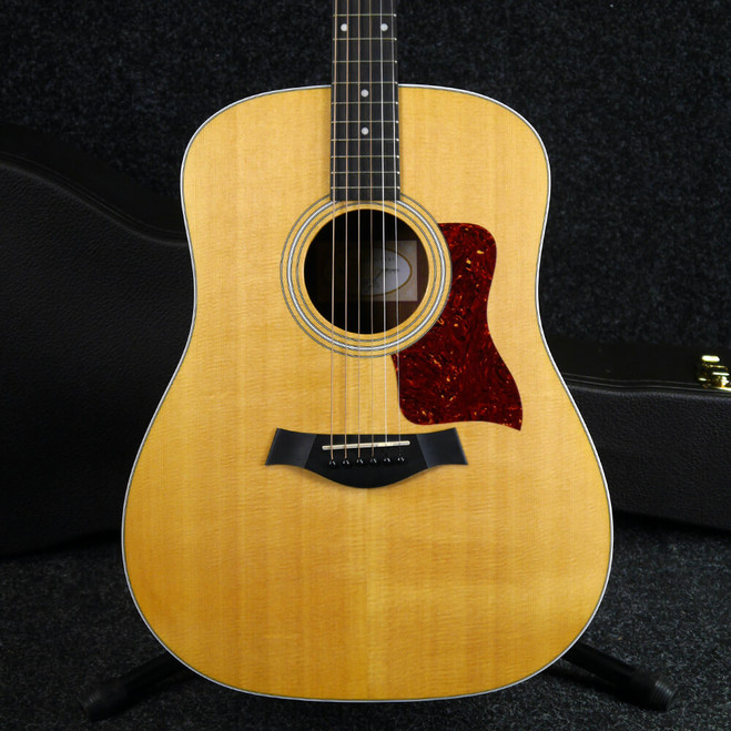 Taylor 210 w/Hard Case - 2nd Hand