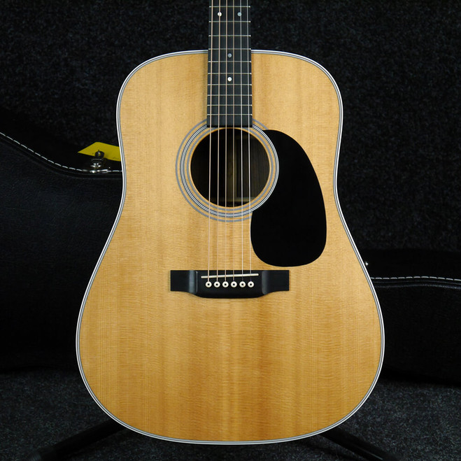 Martin D-28 Acoustic Guitar - Natural w/Hard Case - 2nd Hand
