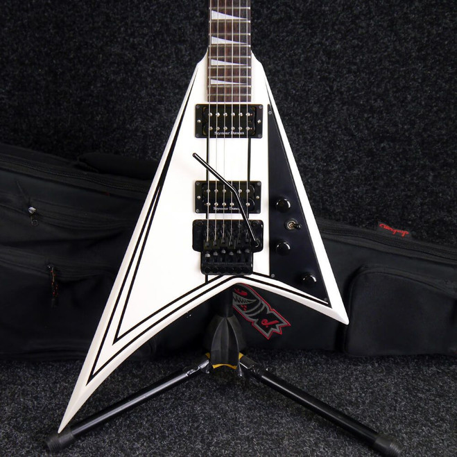 Jackson Pro Series Rhoads RR3 - White, Black Pins w/Bag - 2nd Hand