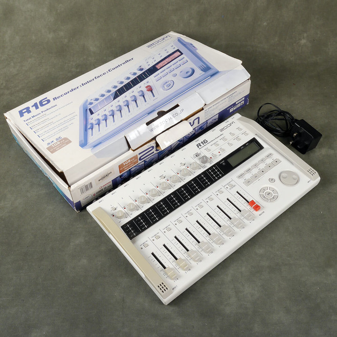 Zoom R16 Multitrack Recorder w/Box & PSU - 2nd Hand