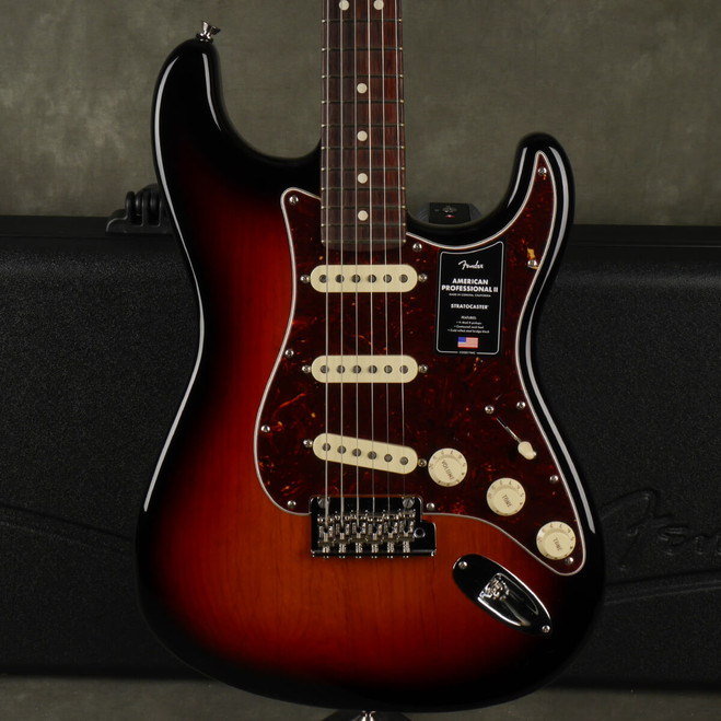 Fender American Pro II Stratocaster - 3-Tone Sunburst w/Hard Case - 2nd Hand