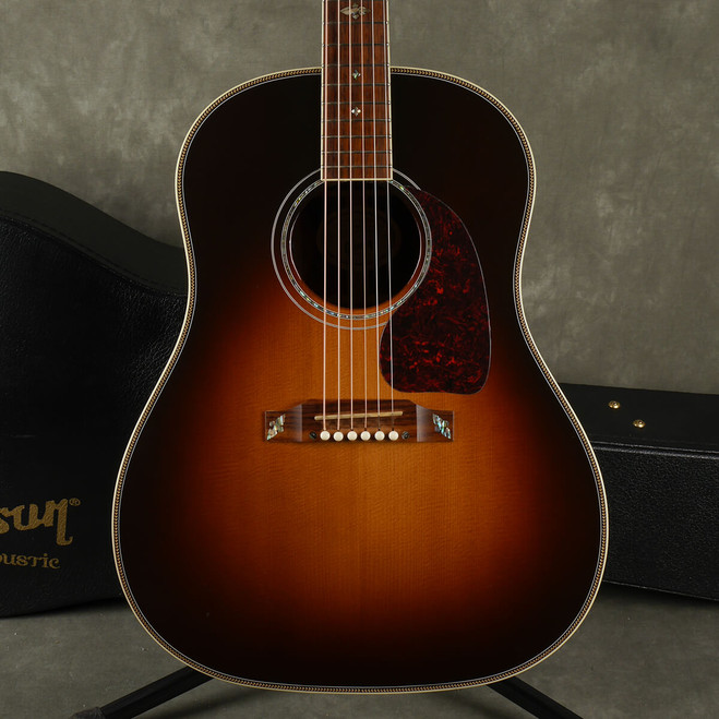 Gibson J-45 Custom - Sunburst w/Hard Case - 2nd Hand