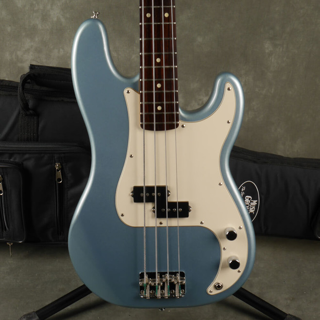 Fender Mexican Standard Precision Bass - Lake Placid Blue w/Gig Bag - 2nd Hand