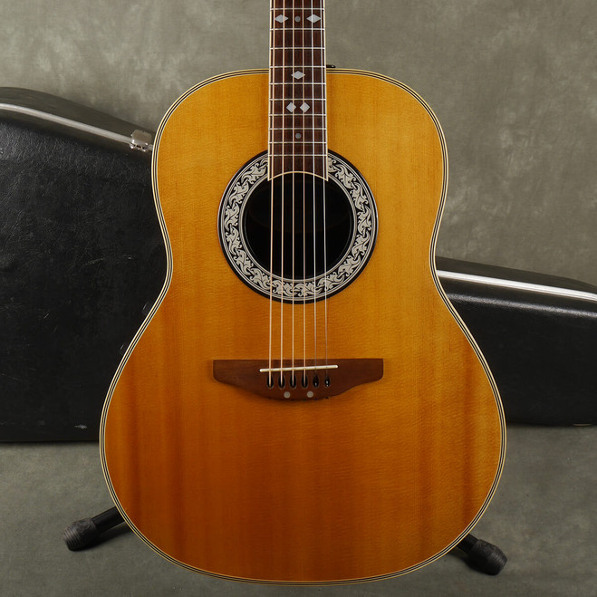 Ovation Celebrity CC67 Electro Acoustic - Natural w/Hard Case - 2nd Hand