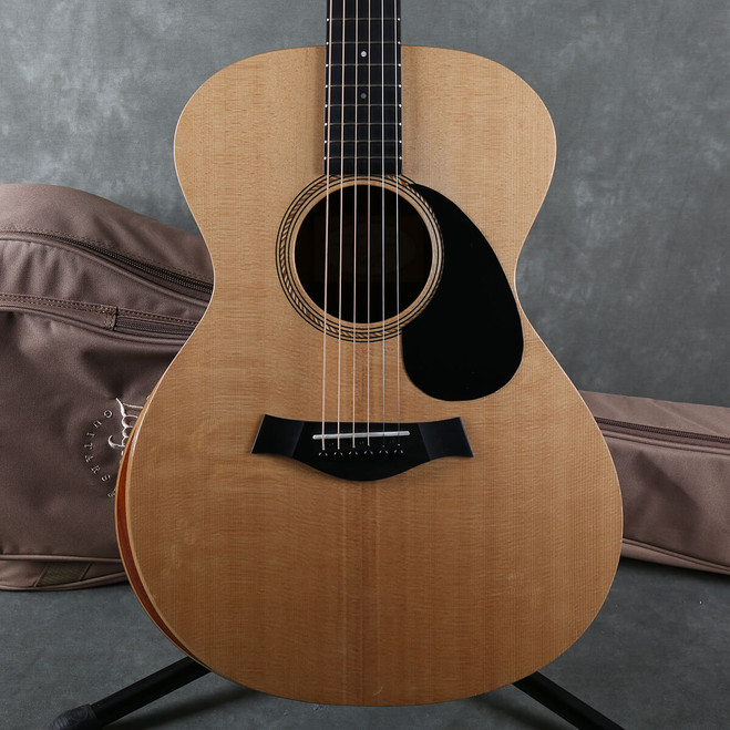 Taylor Academy 12e Electro Acoustic - Natural w/Gig Bag - 2nd Hand