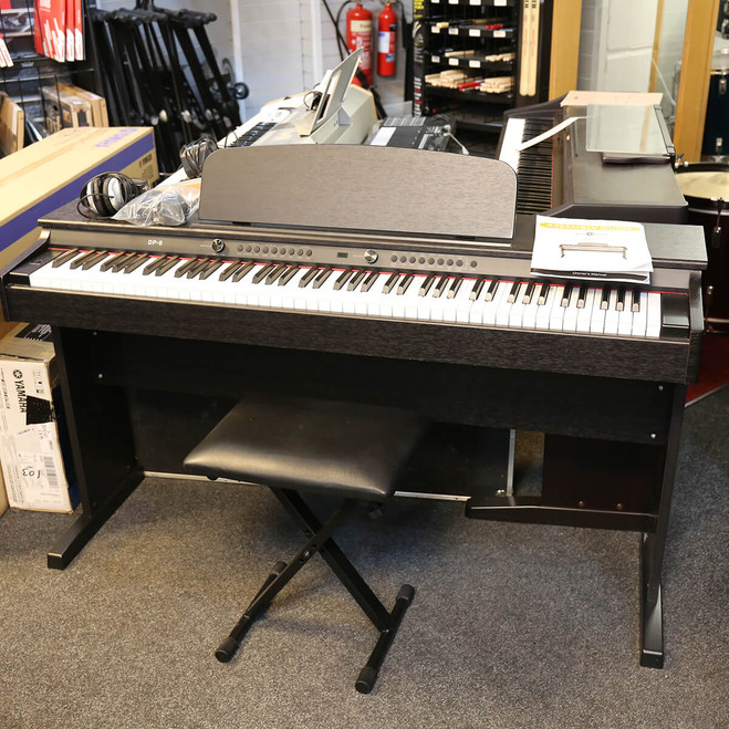 G4M DP-6 Piano w/Pedal, Bench, & Headphones - 2nd Hand **COLLECTION ONLY**
