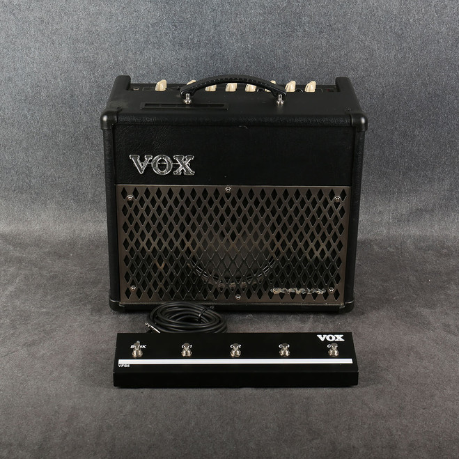 Vox Valvetronix VT15 - VFS5 Footswitch - 2nd Hand