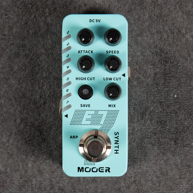 Mooer E7 Polyphonic Guitar Synth - 2nd Hand