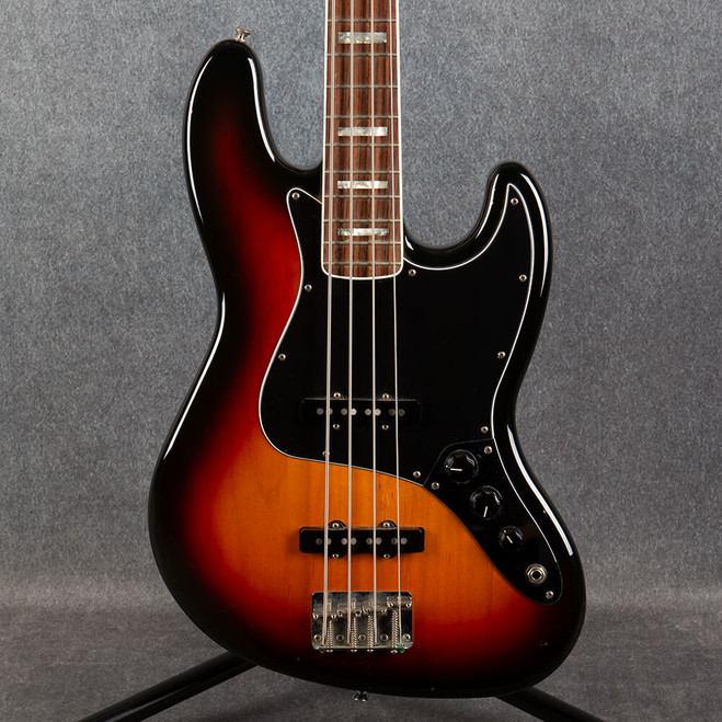 Fender Classic Series 70s Jazz Bass - 3-Colour Sunburst - 2nd Hand
