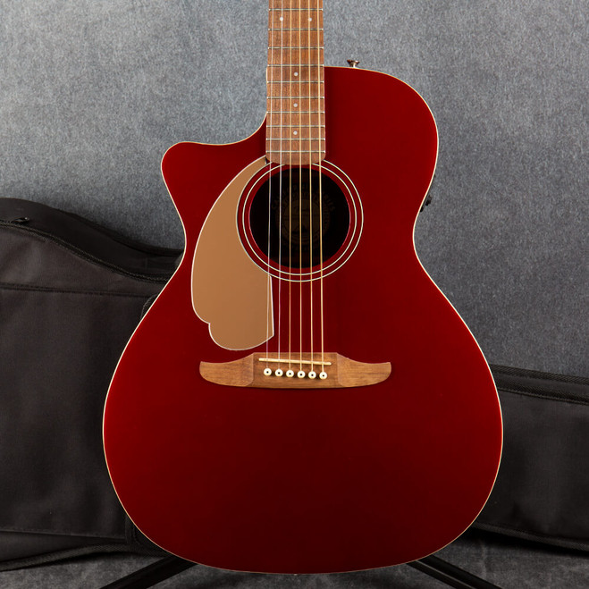 Fender Newporter Player - Left Handed - Candy Apple Red - Gig Bag - 2nd Hand