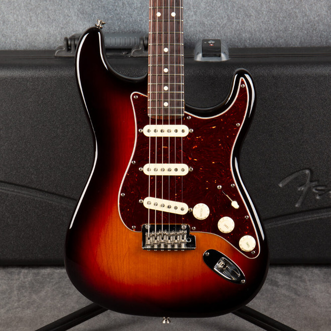 Fender American Professional II Stratocaster 3-Colour Sunburst - Case - 2nd Hand