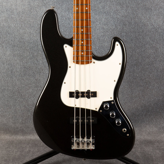 Squier Standard Jazz Bass - Black Metallic - 2nd Hand