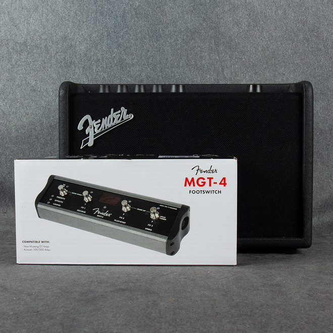 Fender Mustang GT40 with MGT4 Footswitch - 2nd Hand (128356)