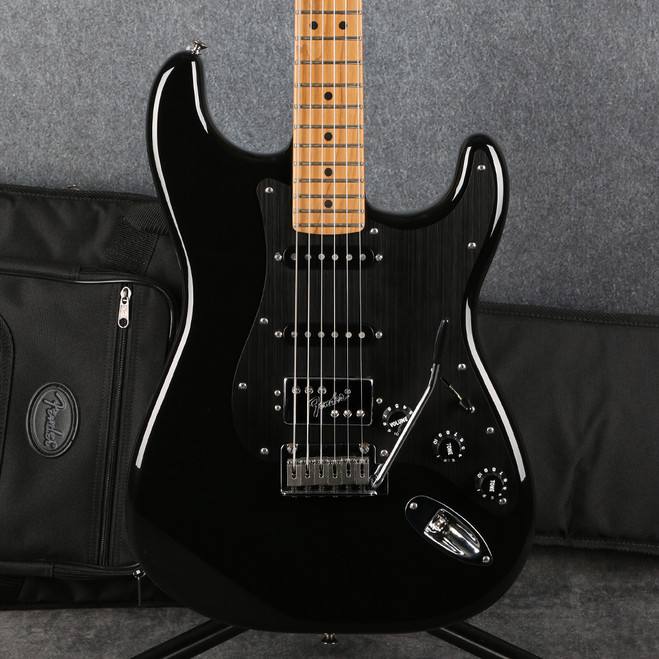 Fender Limited Edition Player Plus Stratocaster HSS - Black - Gig Bag - 2nd Hand