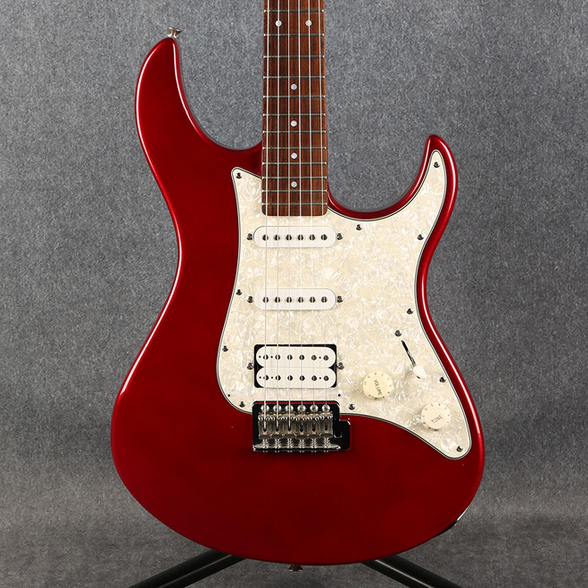 Yamaha Pacifica PAC012 - Red Metallic - 2nd Hand