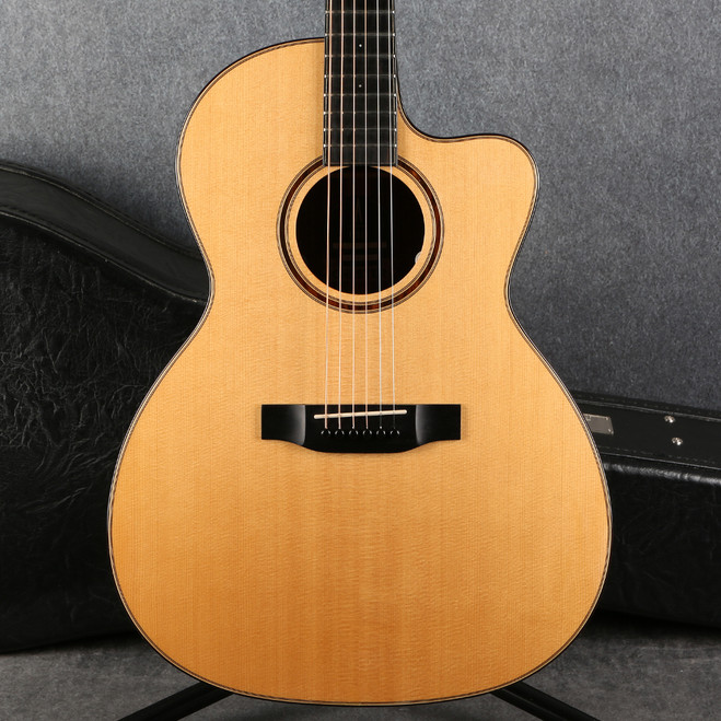 Auden Rosewood Series Chester Cedar Cutaway Electro Acoustic - Case - 2nd Hand