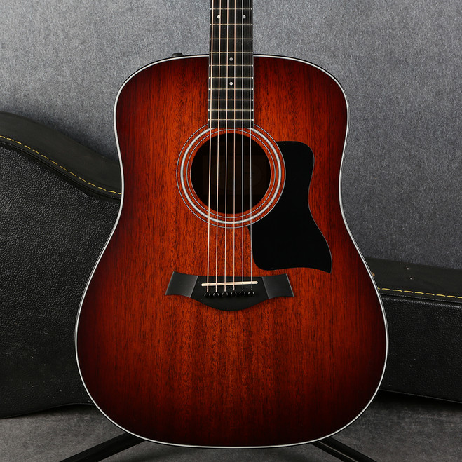 Taylor 320e Dreadnought Electro Acoustic - Brown Sunburst - Hard Case - 2nd Hand