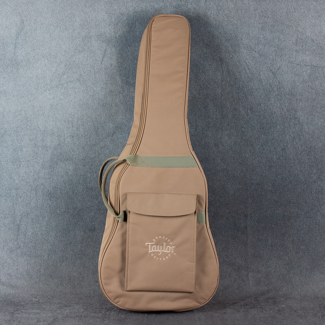 Taylor Gig Bag fits Big Baby - 2nd Hand