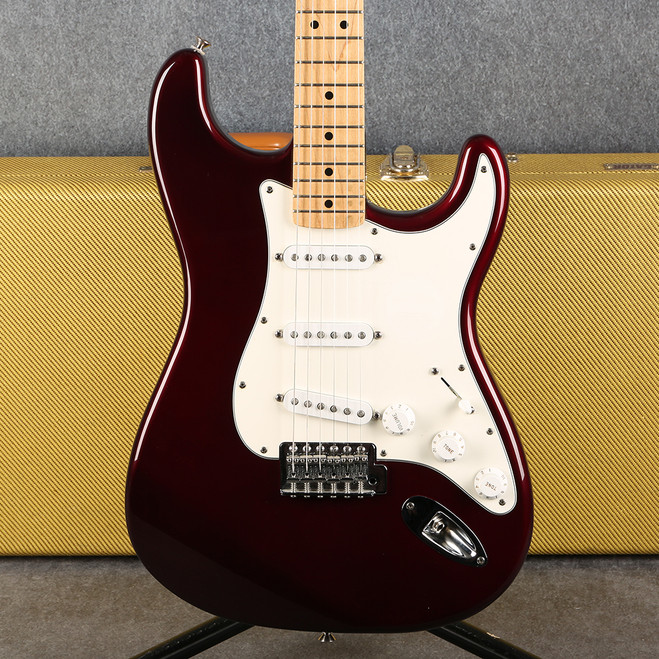 Fender Mexican Standard Stratocaster - Midnight Wine - Hard Case - 2nd Hand