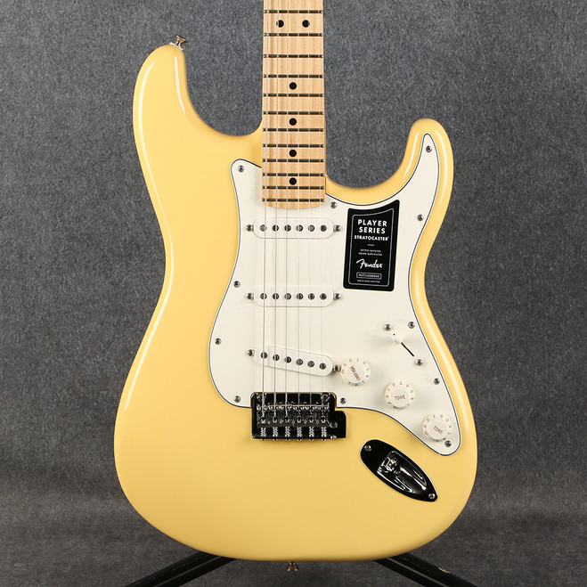 Fender Player Stratocaster, Maple - Buttercream - Boxed - 2nd Hand