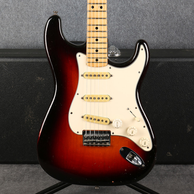 Fender 1974 Stratocaster - 3 Tone Sunburst - Hard Case - 2nd Hand